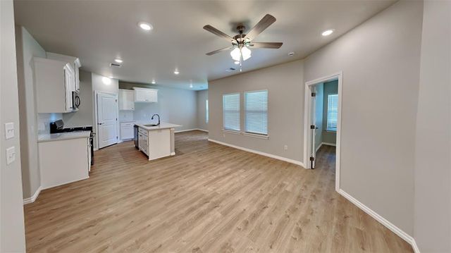 6904 Labelle Drive, Warr Acres, OK 73132