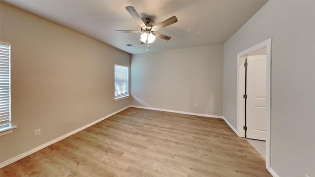 6904 Labelle Drive, Warr Acres, OK 73132