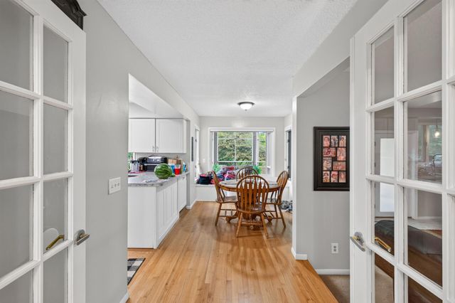 7001 Beacon Circle, Eden Prairie, MN 55346
