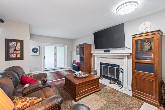 7001 Beacon Circle, Eden Prairie, MN 55346