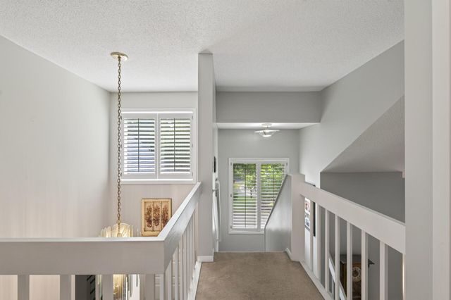 7001 Beacon Circle, Eden Prairie, MN 55346