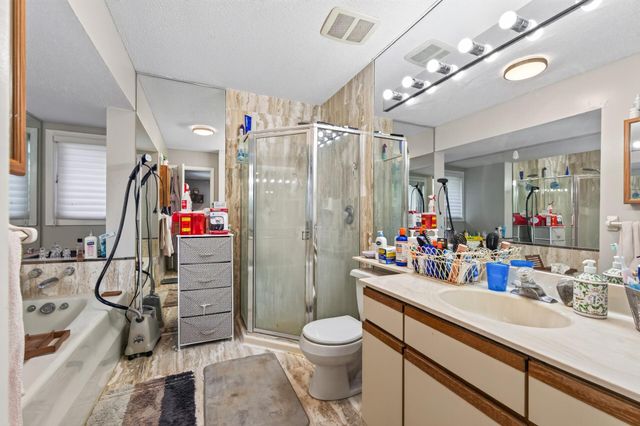 7001 Beacon Circle, Eden Prairie, MN 55346