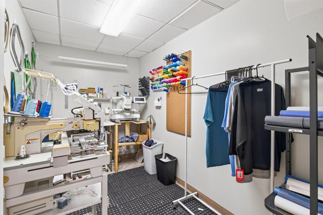 7001 Beacon Circle, Eden Prairie, MN 55346