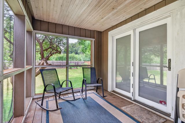 7001 Beacon Circle, Eden Prairie, MN 55346