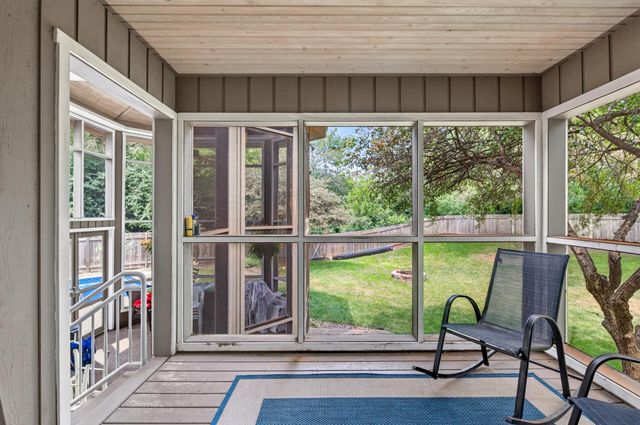 7001 Beacon Circle, Eden Prairie, MN 55346