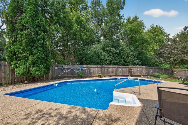 7001 Beacon Circle, Eden Prairie, MN 55346