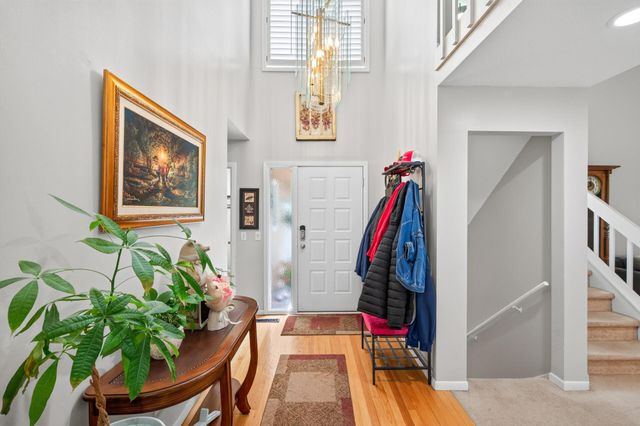 7001 Beacon Circle, Eden Prairie, MN 55346