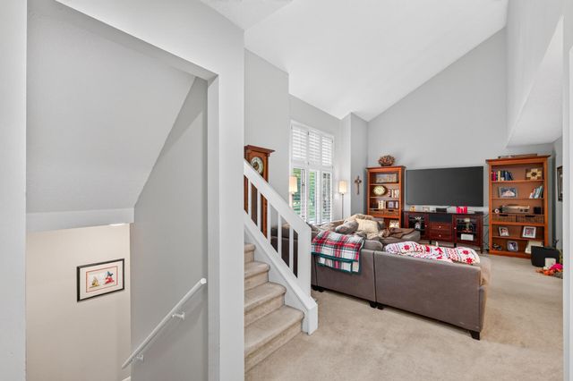 7001 Beacon Circle, Eden Prairie, MN 55346