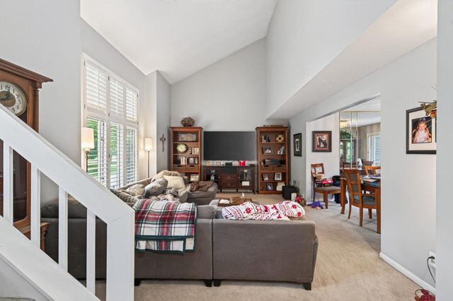 7001 Beacon Circle, Eden Prairie, MN 55346