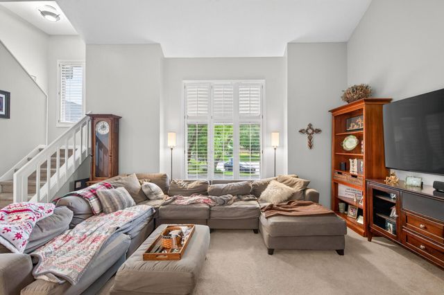 7001 Beacon Circle, Eden Prairie, MN 55346