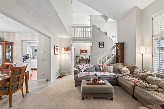 7001 Beacon Circle, Eden Prairie, MN 55346
