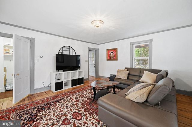 11641 GLEN RD, Potomac, MD 20854