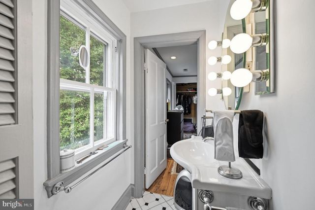 11641 GLEN RD, Potomac, MD 20854