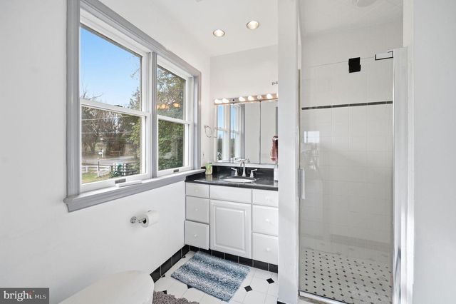 11641 GLEN RD, Potomac, MD 20854