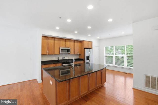 5610 LUSTINE, Hyattsville, MD 20781