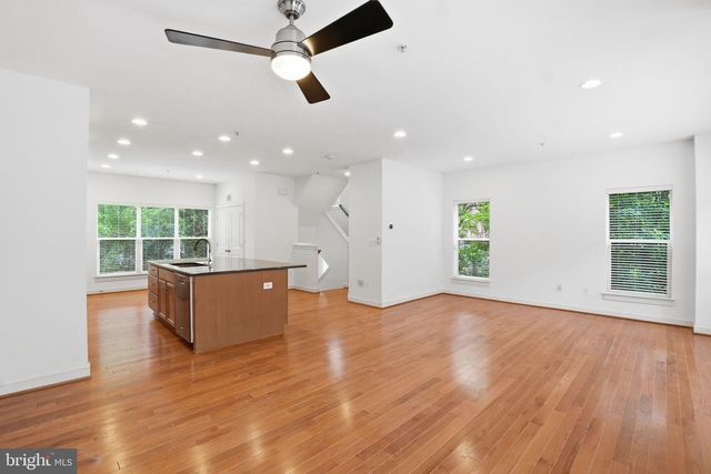 5610 LUSTINE, Hyattsville, MD 20781