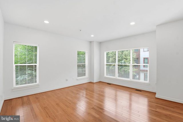 5610 LUSTINE, Hyattsville, MD 20781