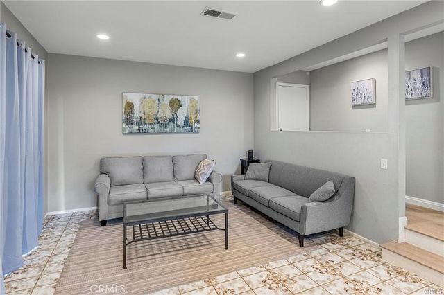 26 Belmonte, Irvine, CA 92620