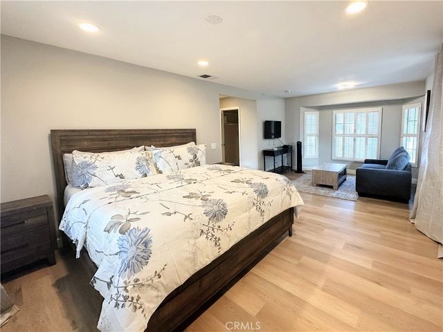 26 Belmonte, Irvine, CA 92620