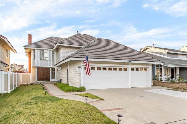 26 Belmonte, Irvine, CA 92620