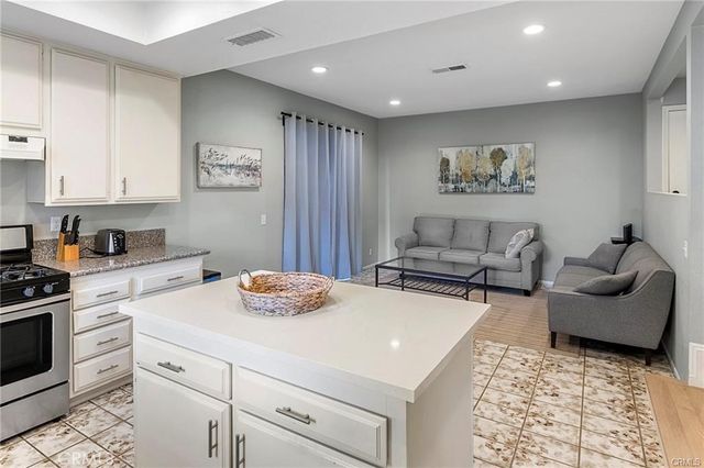 26 Belmonte, Irvine, CA 92620