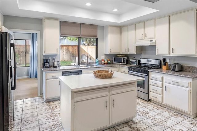 26 Belmonte, Irvine, CA 92620
