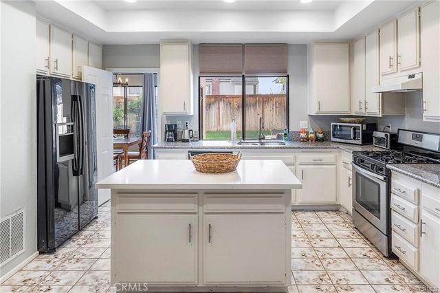 26 Belmonte, Irvine, CA 92620