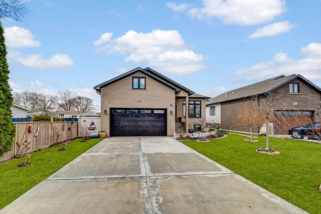 8332 S 78th Court, Justice, IL 60458