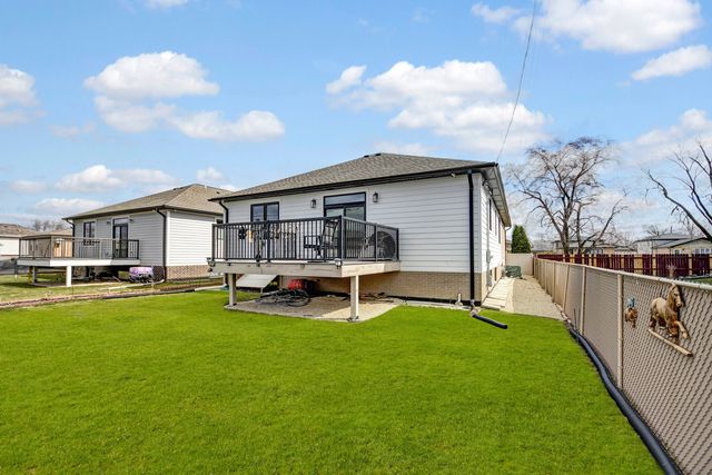 8332 S 78th Court, Justice, IL 60458