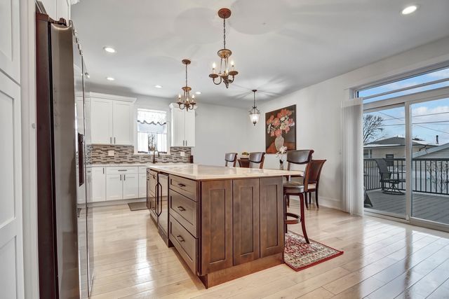 8332 S 78th Court, Justice, IL 60458