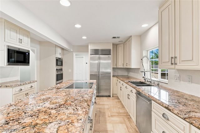 2252 Buckingham Court, Henderson, NV 89074