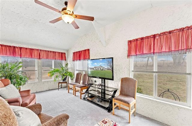 314 NE 550th Road, Warrensburg, MO 64093