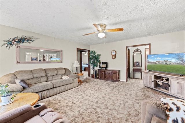 314 NE 550th Road, Warrensburg, MO 64093