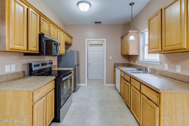 6085 W Bolivar Street, Bay Saint Louis, MS 39520