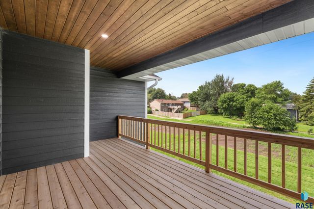 1113 S Foss Ave Avenue, Sioux Falls, SD 57110