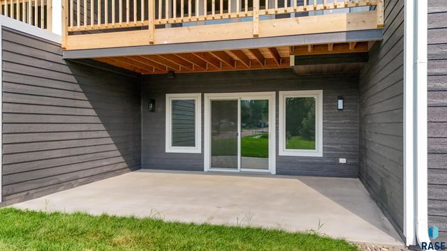 1113 S Foss Ave Avenue, Sioux Falls, SD 57110