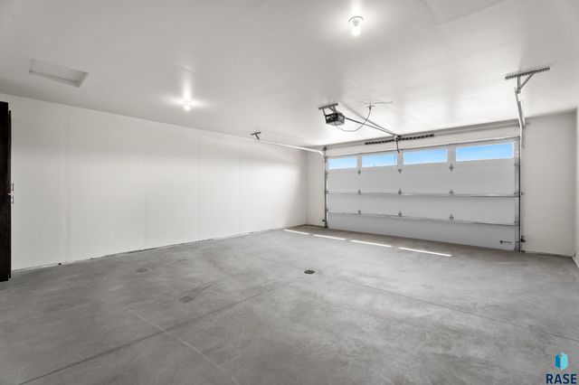 1113 S Foss Ave Avenue, Sioux Falls, SD 57110