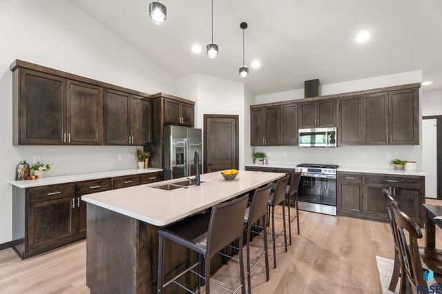 1113 S Foss Ave Avenue, Sioux Falls, SD 57110