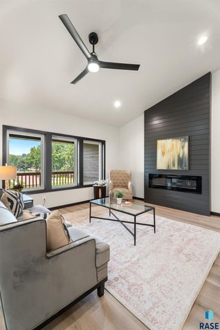 1113 S Foss Ave Avenue, Sioux Falls, SD 57110