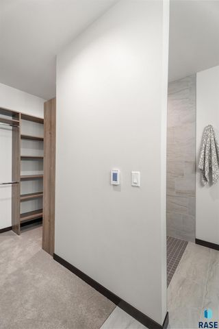 1113 S Foss Ave Avenue, Sioux Falls, SD 57110