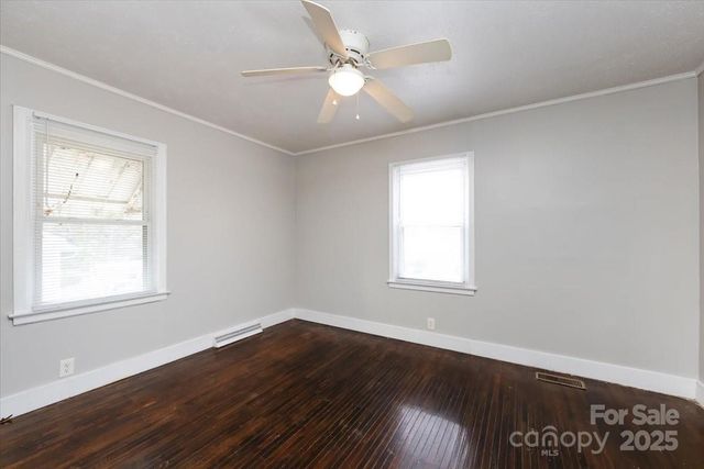 1027 Holland Avenue, Gastonia, NC 28052