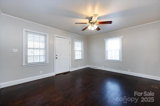 1027 Holland Avenue, Gastonia, NC 28052