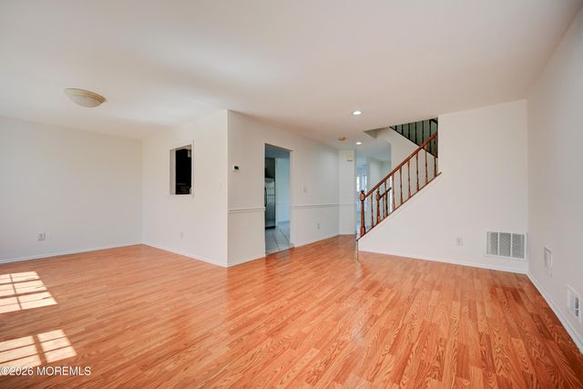 214 Paddington Court 6-4, Manalapan, NJ 07726