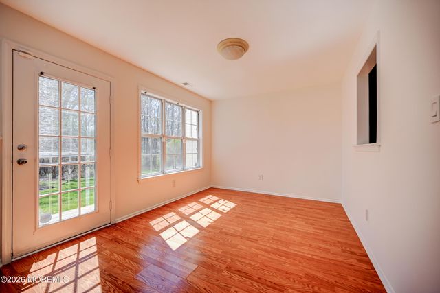 214 Paddington Court 6-4, Manalapan, NJ 07726