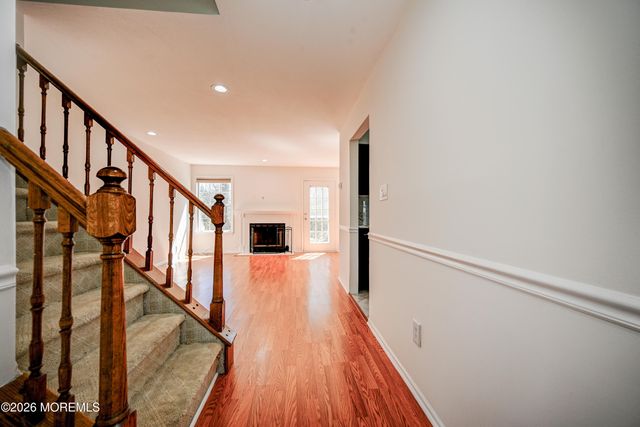 214 Paddington Court 6-4, Manalapan, NJ 07726