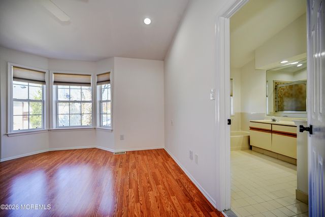 214 Paddington Court 6-4, Manalapan, NJ 07726