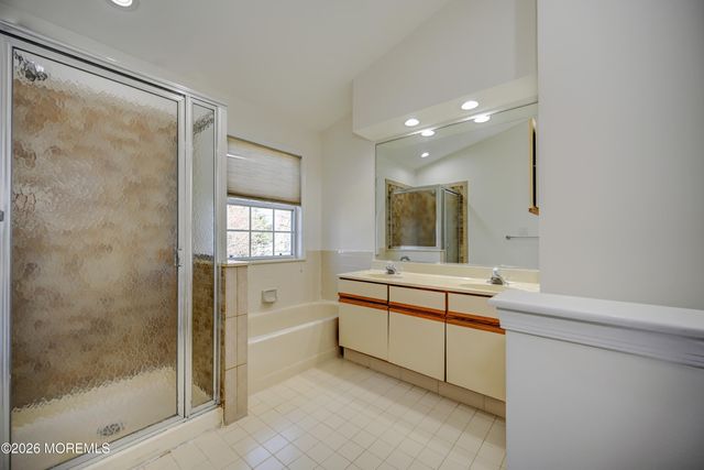 214 Paddington Court 6-4, Manalapan, NJ 07726