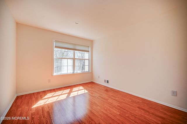 214 Paddington Court 6-4, Manalapan, NJ 07726