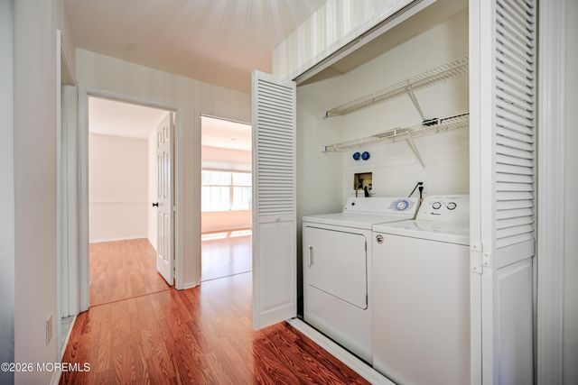 214 Paddington Court 6-4, Manalapan, NJ 07726