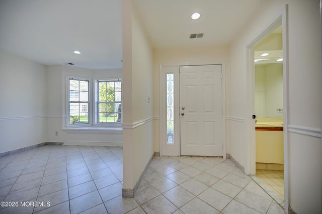 214 Paddington Court 6-4, Manalapan, NJ 07726